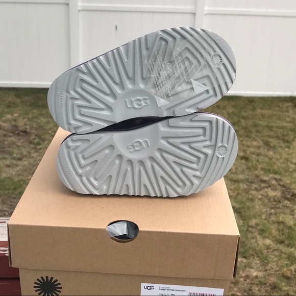 UGG Bailey Button II Starlight - Picture 7 of 8